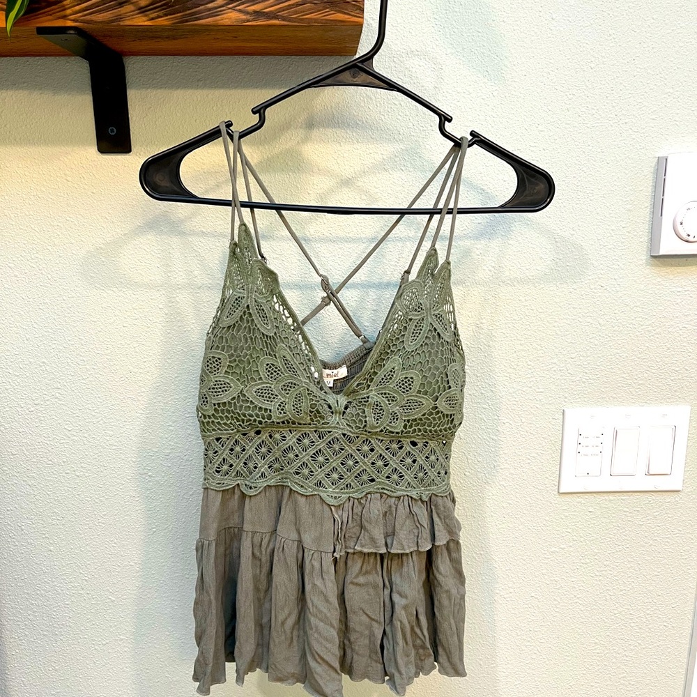 La Miel, Green lace flowy, boho tank top, size Medium